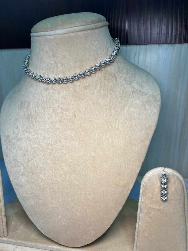 Round white stone necklace