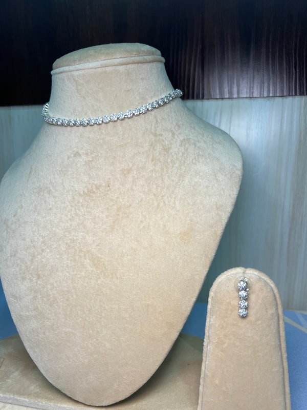 White Stone choker