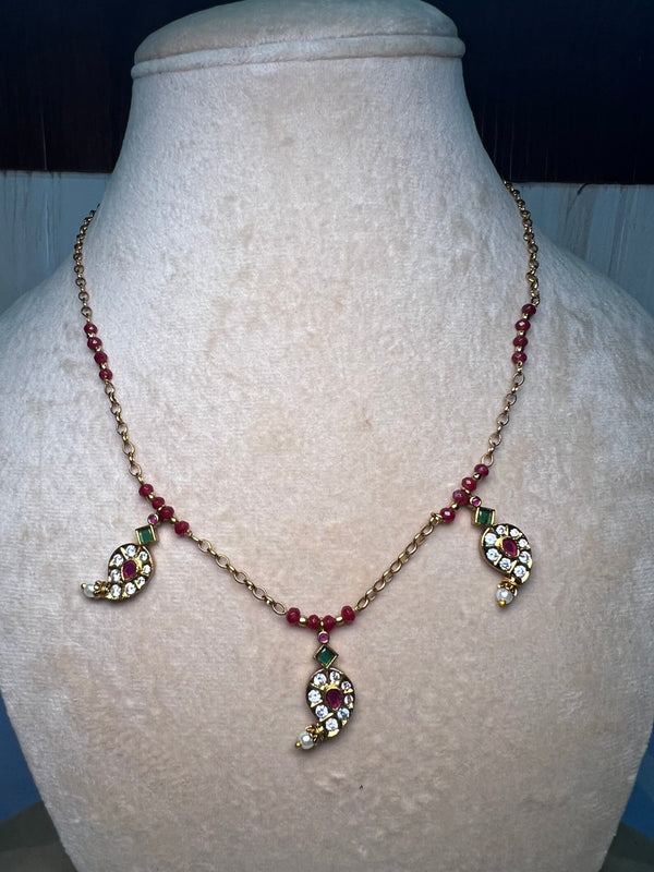 Simple golden chain with mango lateen