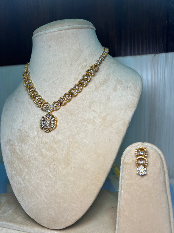 Minimal Golden diamond set