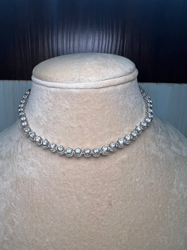 Round white stone necklace