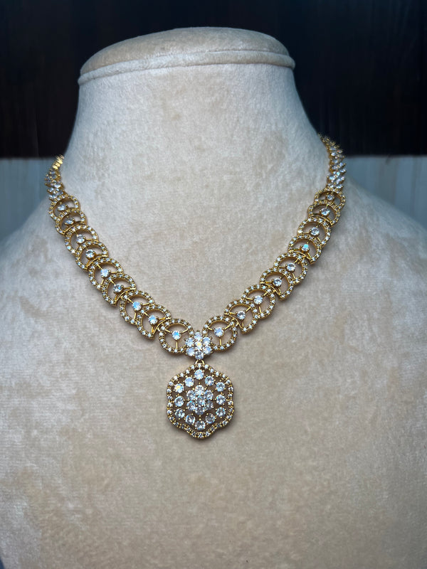 Minimal Golden diamond set