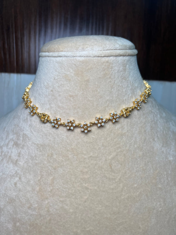 Minimal gold and diamond set